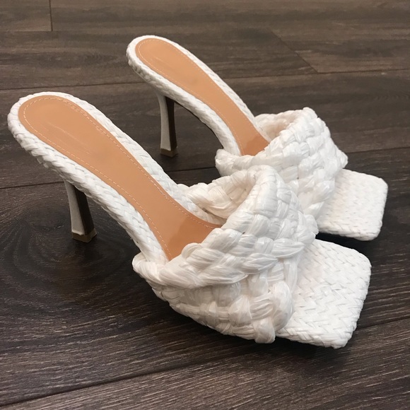 Raffia Stretch Sandals - Picture 5 of 6